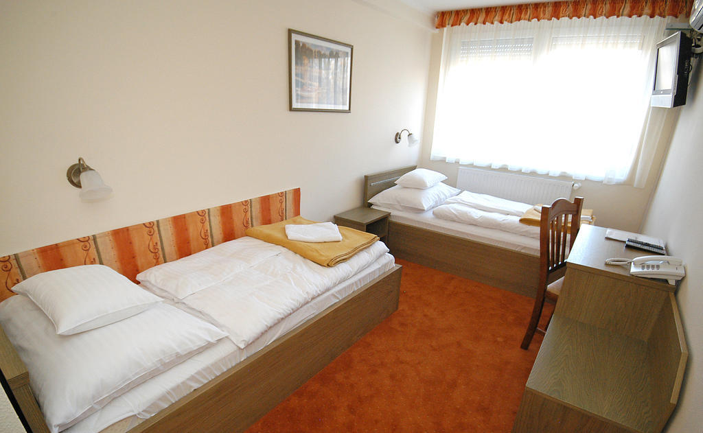 Hotel Bavaria Abda Room photo