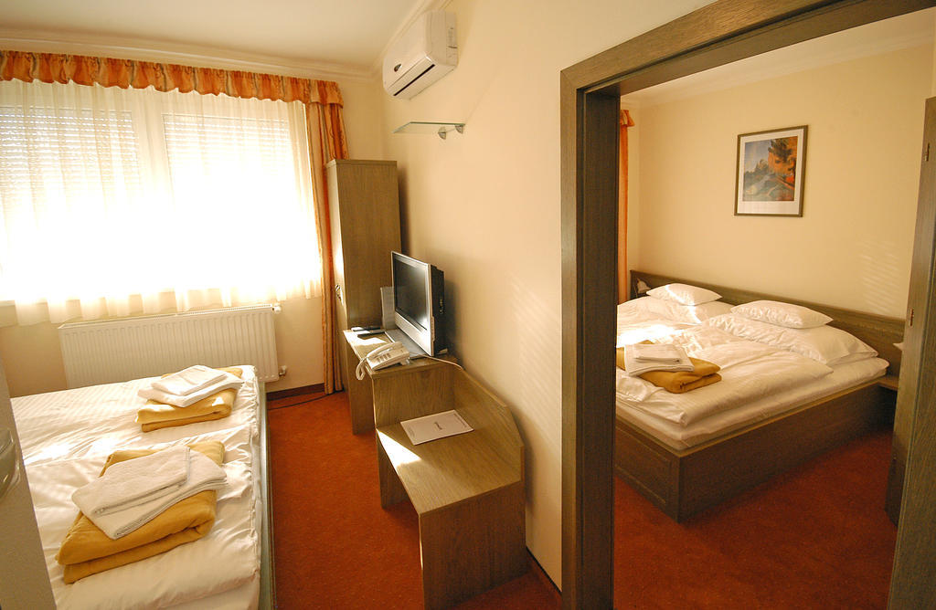 Hotel Bavaria Abda Room photo